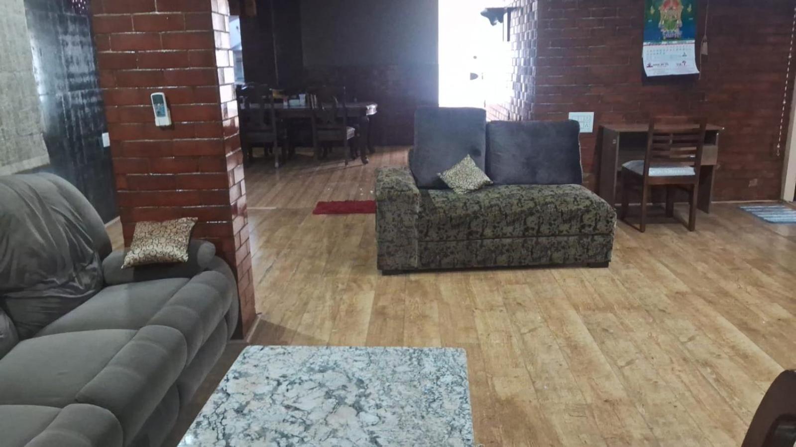 Tvh Park Rozalia Hostel Ченай Екстериор снимка