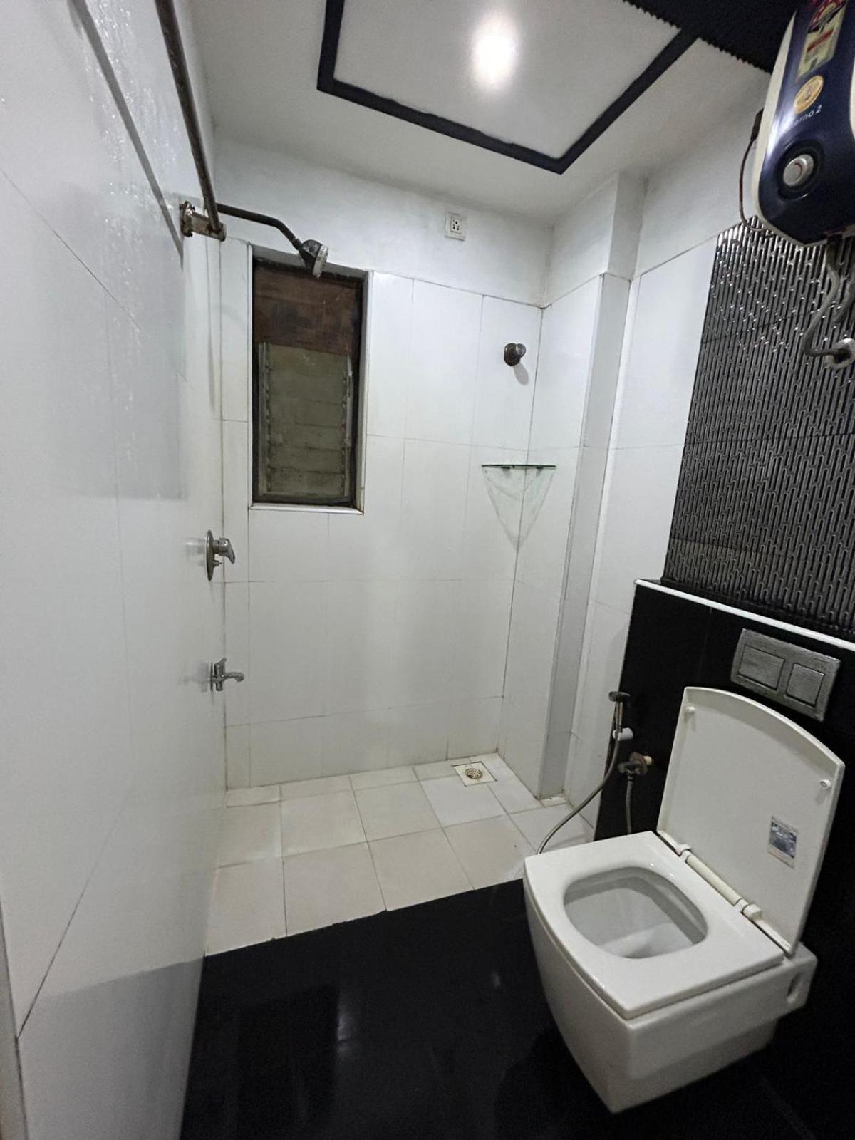 Tvh Park Rozalia Hostel Ченай Екстериор снимка